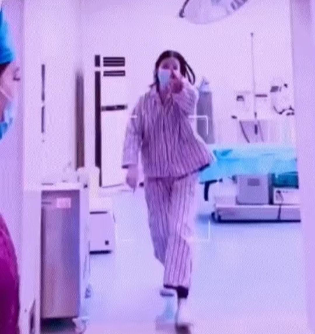 为这位全网最霸气的产妇点赞!顺产刚生完孩子的当天，听到丈夫做的事后，竟然拔掉手