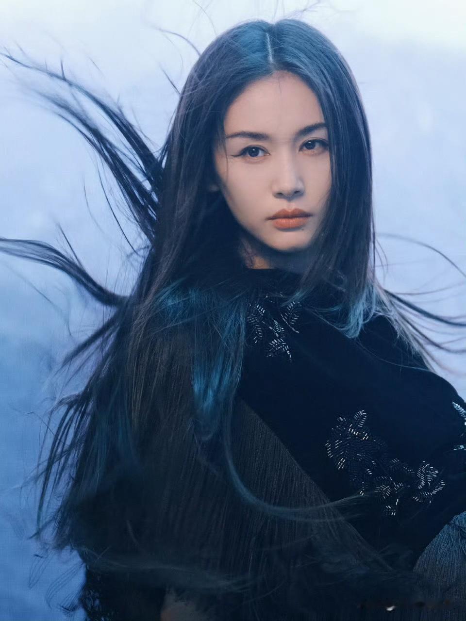 王子文越来越糊演技不是问题，资源也不是问题，问题是她自从上了恋综之后感觉重心不