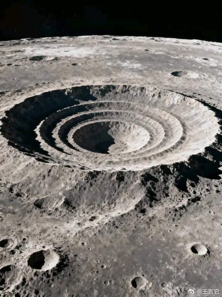 🚀阿尔忒弥斯二号揭示东方盆地🌕NASA的阿尔忒弥斯2号任务刚