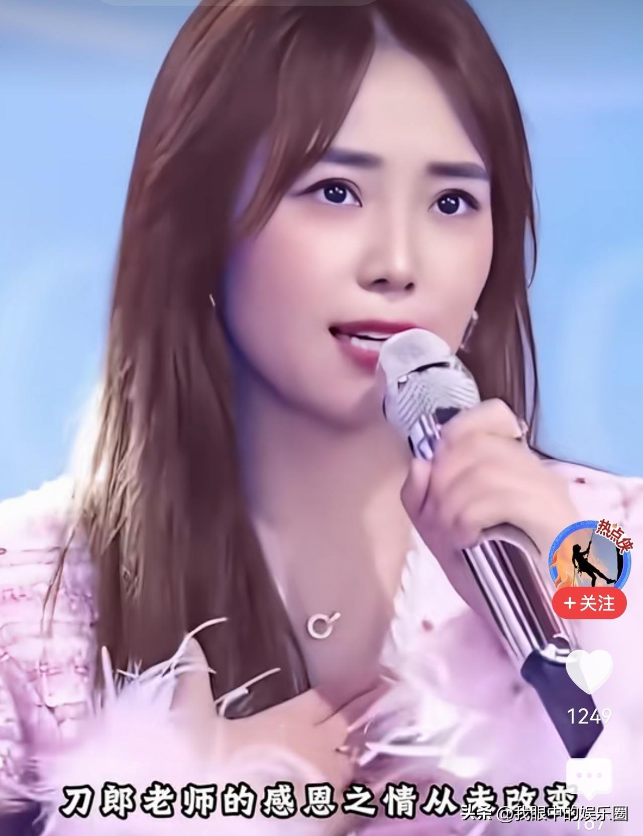 云朵新发布的3个声明刚刚刷到歌手云朵直播间里发布的3个声明，觉得她目前面对黑