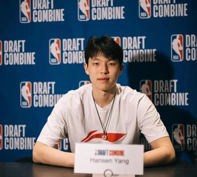 除了杨瀚森之外，这三位球员也有很大希望进入NBA，分别是：1、赵维伦司职控卫