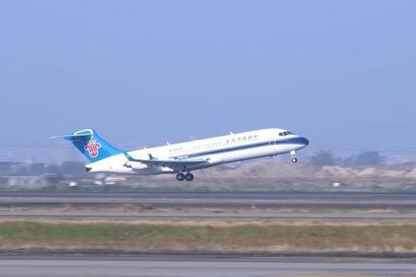 关于我国最长航线为何仍采用波音737MAX而非国产C919执飞的问题，许多人心