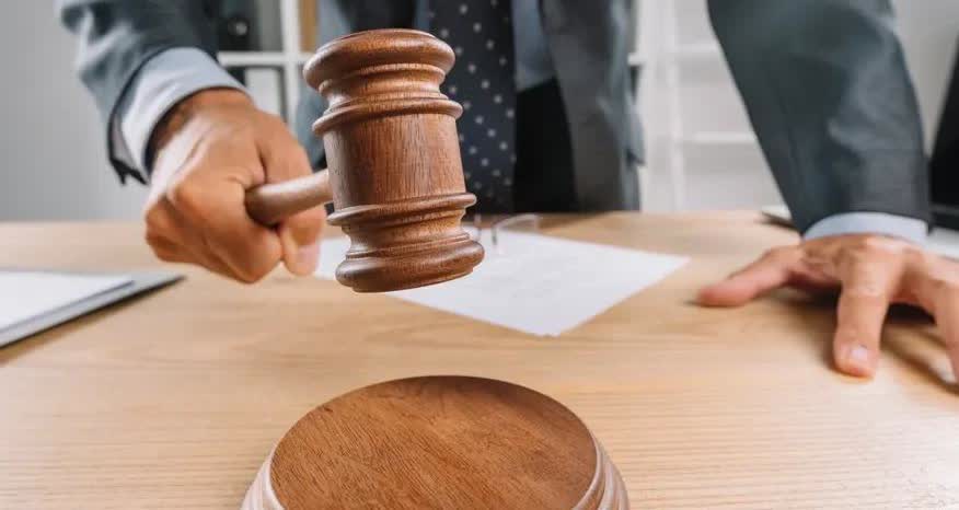 上海，男子为哄未婚妻开心，花2400万元买下婚房，两人顺利结婚，谁料，3个月后，