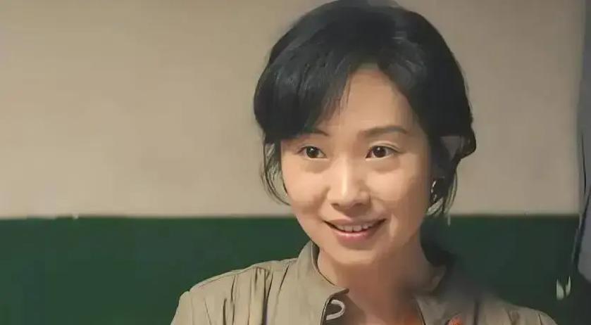中国影视圈有个“隐形的顶流”，你记不住她的名字，但一定逃不过她的角色。她是《
