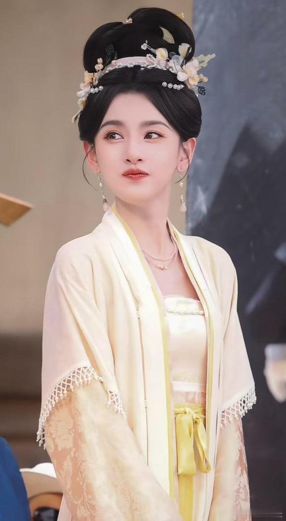 古偶待播剧女主造型大曝光！你们觉得好看吗？你们喜欢哪一个？1.《何不同舟渡》：