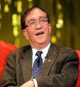 谢晋导演一家六口均已离世，晚年生活在深深的自责中。谢晋因拍戏时爱喝酒被称为