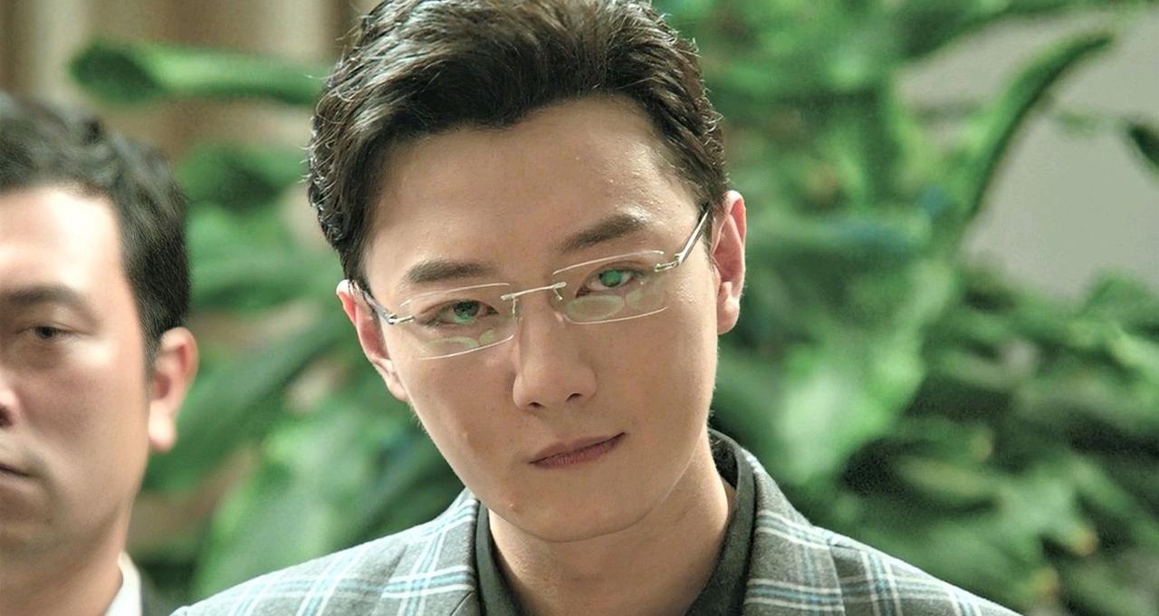 告诉你一个残酷真相：有时候太聪明，反而会让你死得更快。《狂飙》里的高启盛，就是