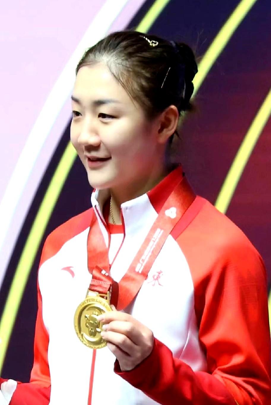 一分一分往回咬讲真，陈梦那场夺冠，我看完心里挺不是滋味。决赛前，听说她在