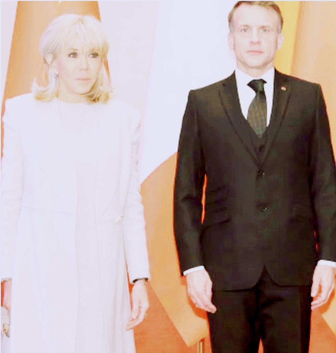 马克龙这下气的后槽牙都咬碎了，马克龙带着妻子布丽吉特来华访问，两人引发网友