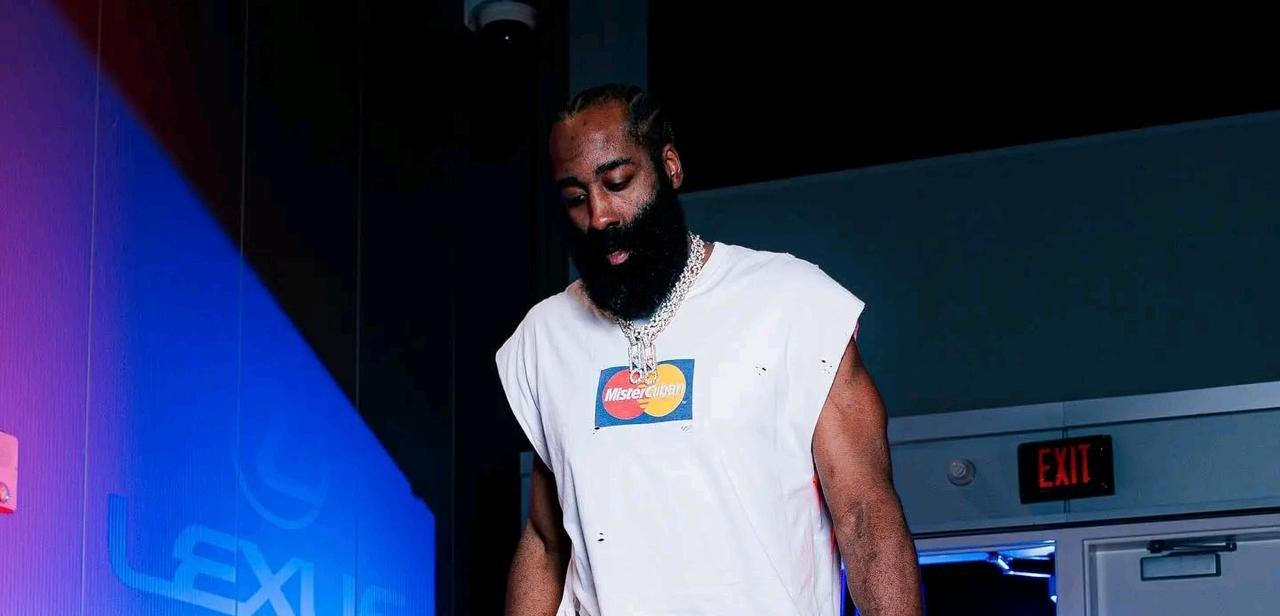 快船/76人大交易据说76人有意乔治+恩比德+3首轮+3首轮互换交易哈登+小卡