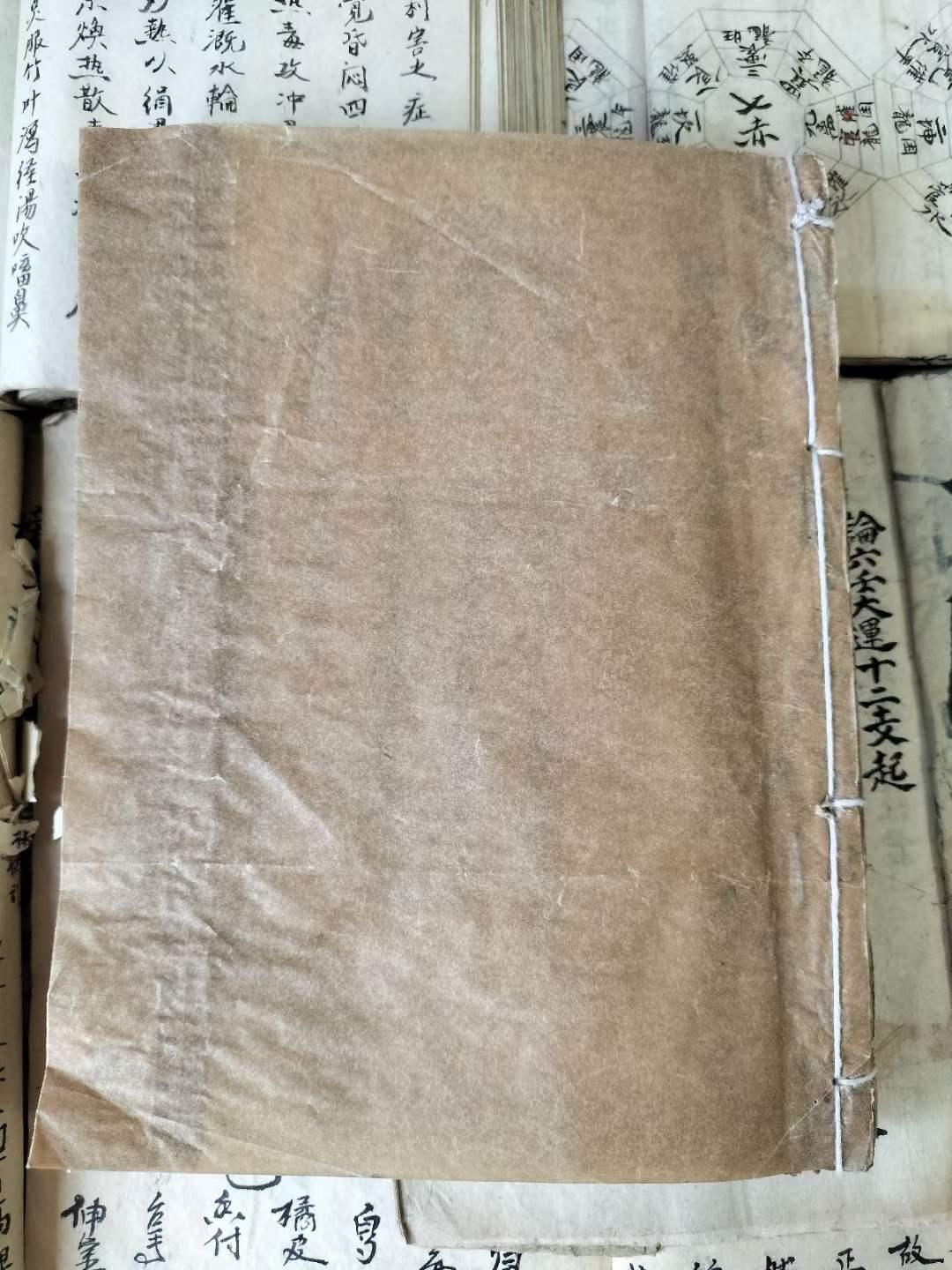 神门二穴，内有治中风半身不遂青灸法，眼红痛肿者灸法，吐血症法，健忘症灸法，妇人无