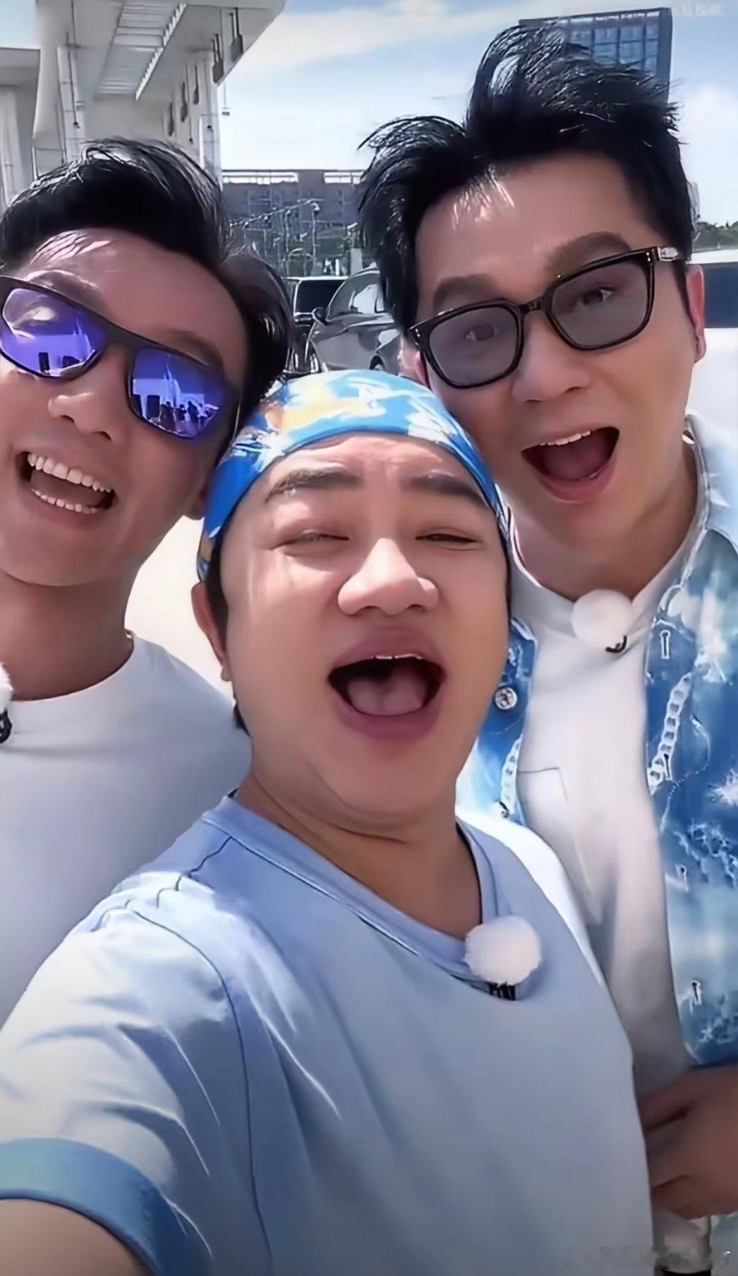 万万没想到，八年过去，跑男里唯一没变的，是王祖蓝那条头巾。今天奔跑吧大湾区篇，在