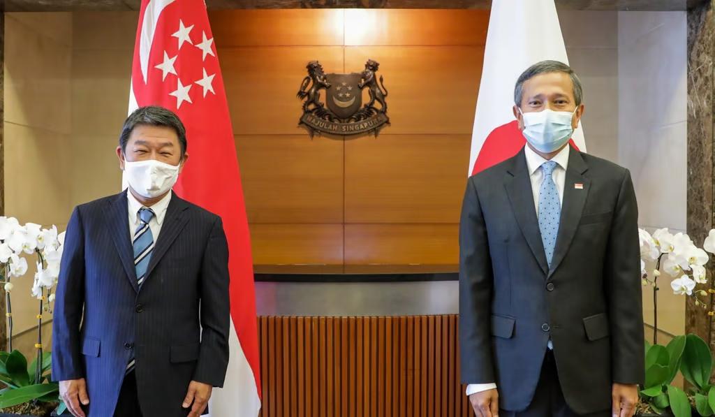6月24号下午，日本外相茂木敏充和新加坡外长维文举行了电话通话，不过有趣的是，两
