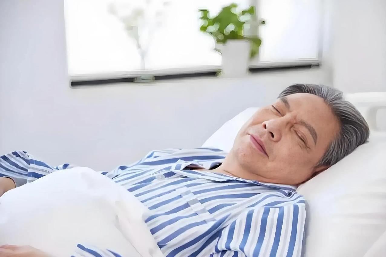 厦门，老父亲病危躺在ICU，女儿悄悄取走父亲200多万拆迁款，和2个兄弟瓜分，继