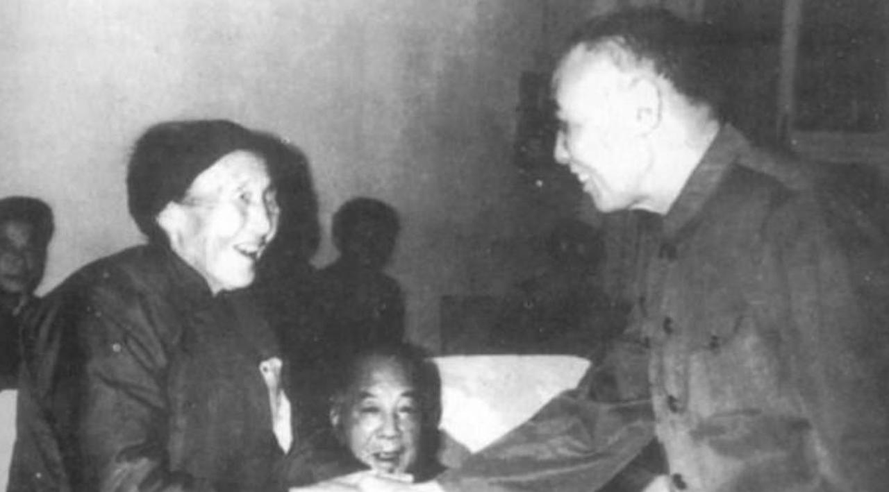 上世纪70年代，原南京军区政委江渭清被“疏散”到马王堆，突然得知：“广州军区华政