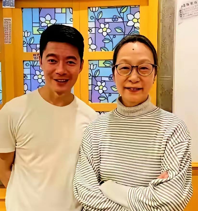 估计现在吃瓜群众都在猜奚美娟的儿子的亲生爸爸到底是谁？这个让周野芒背了半辈子骂名