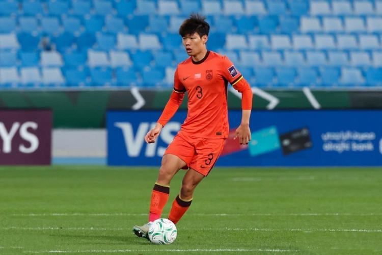 U23国家队三中卫已有两名在山东泰山队中，泰山队新赛季防线已构建成型。媒体人透