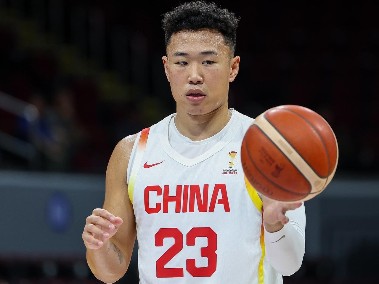 CBA最新消息：中国男篮球员、深圳男篮队长贺希宁在接受了直播吧记者专访表示：“2