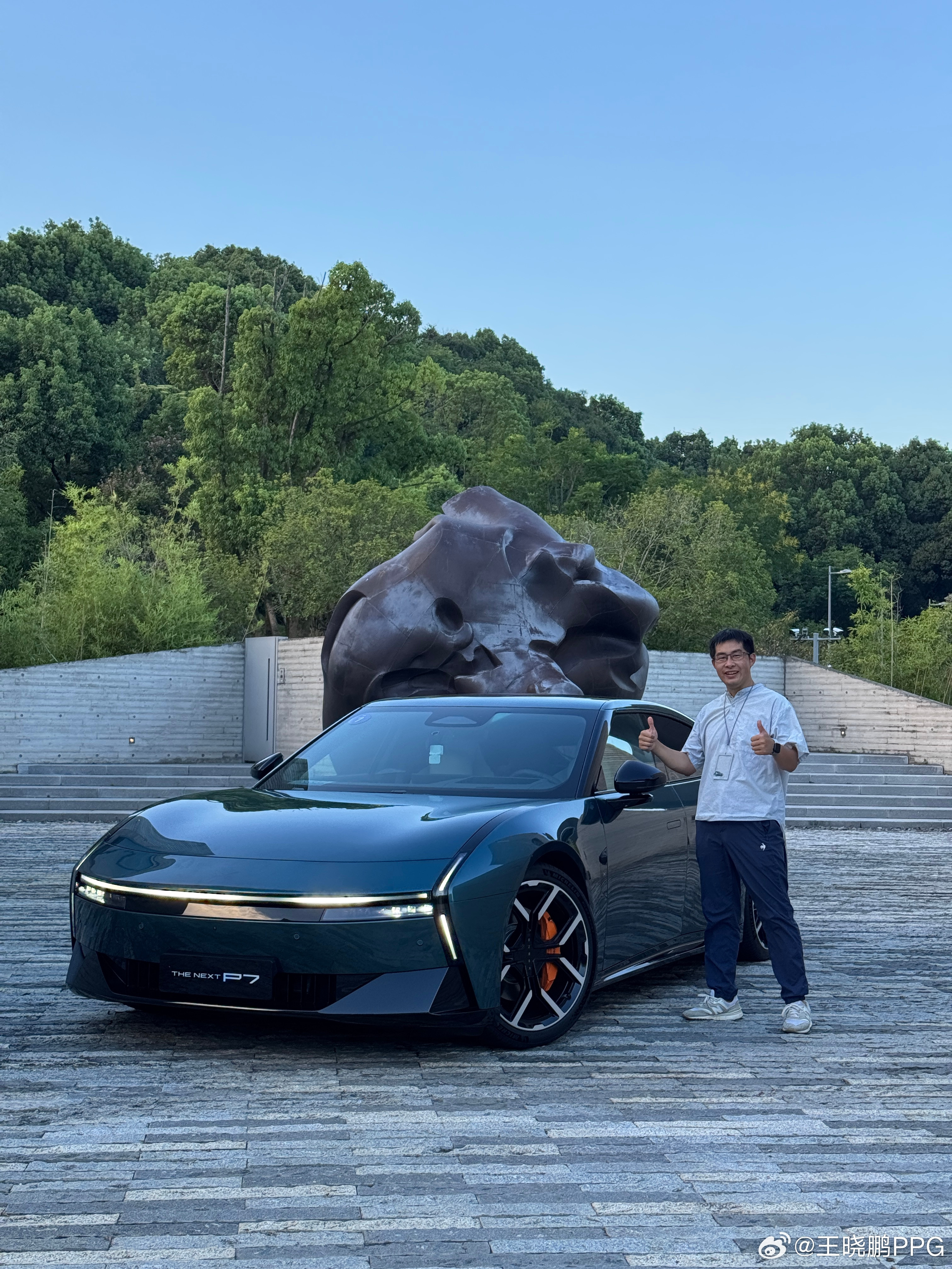 洞见根本的驾驶绝不盲从的设计怦然心动的感觉小鹏p7​​​