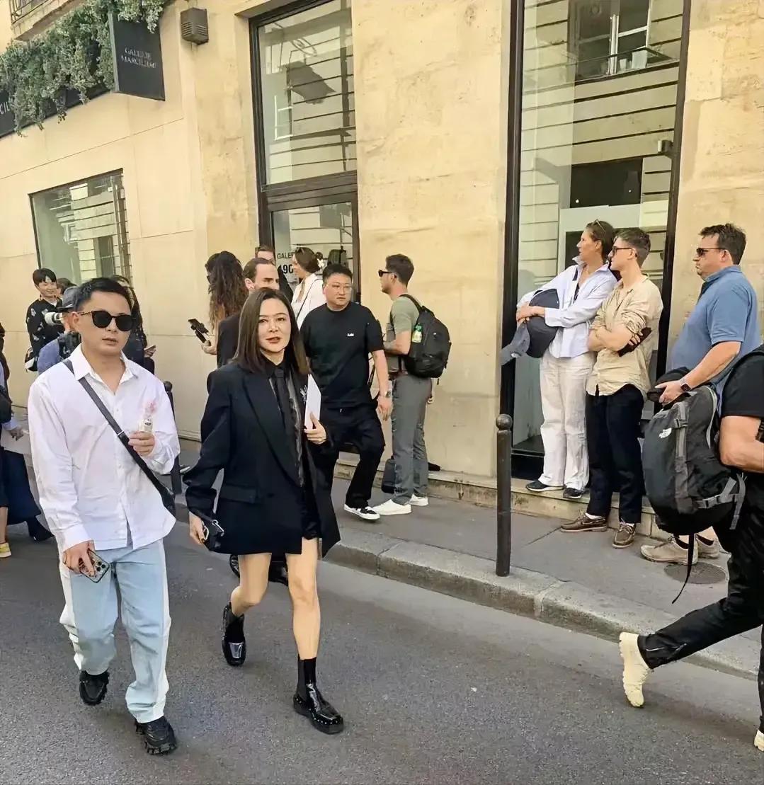 关之琳变化有点大啊！曾经的大美女，现在也成小老太太了。