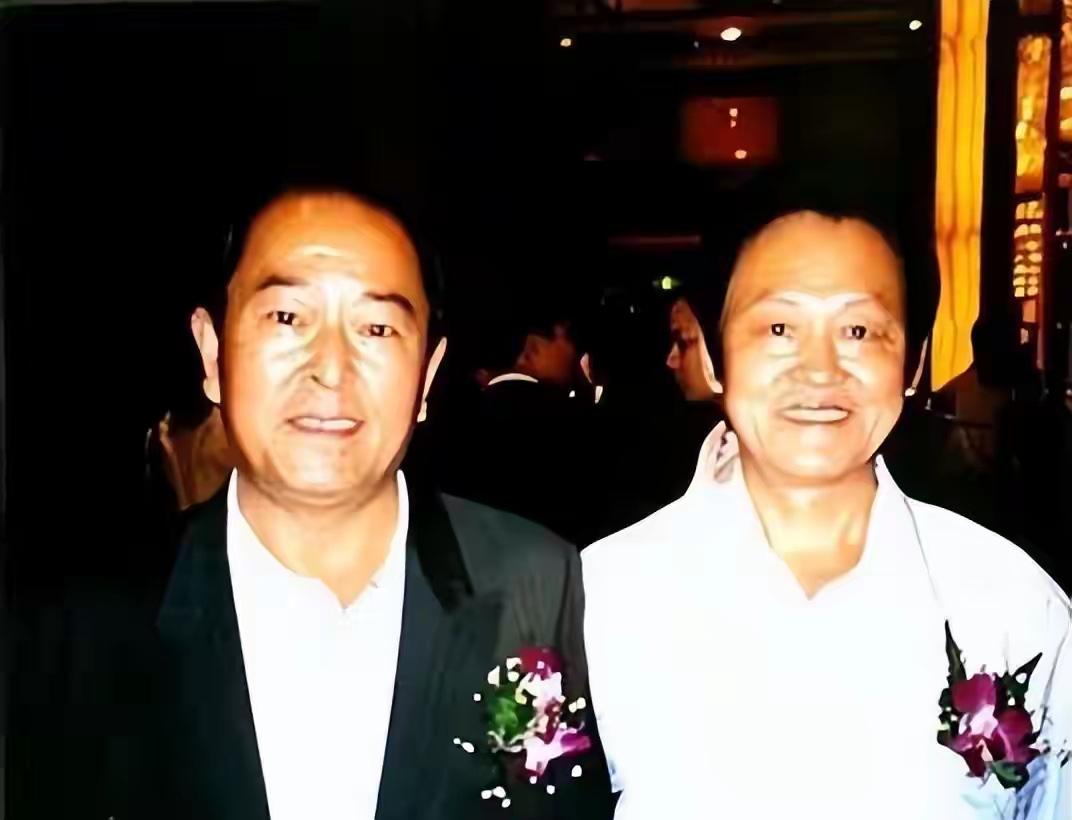 他是中国最早一批导弹专家，从不对外说自己身份。1976年毛主席去世，他请假去北