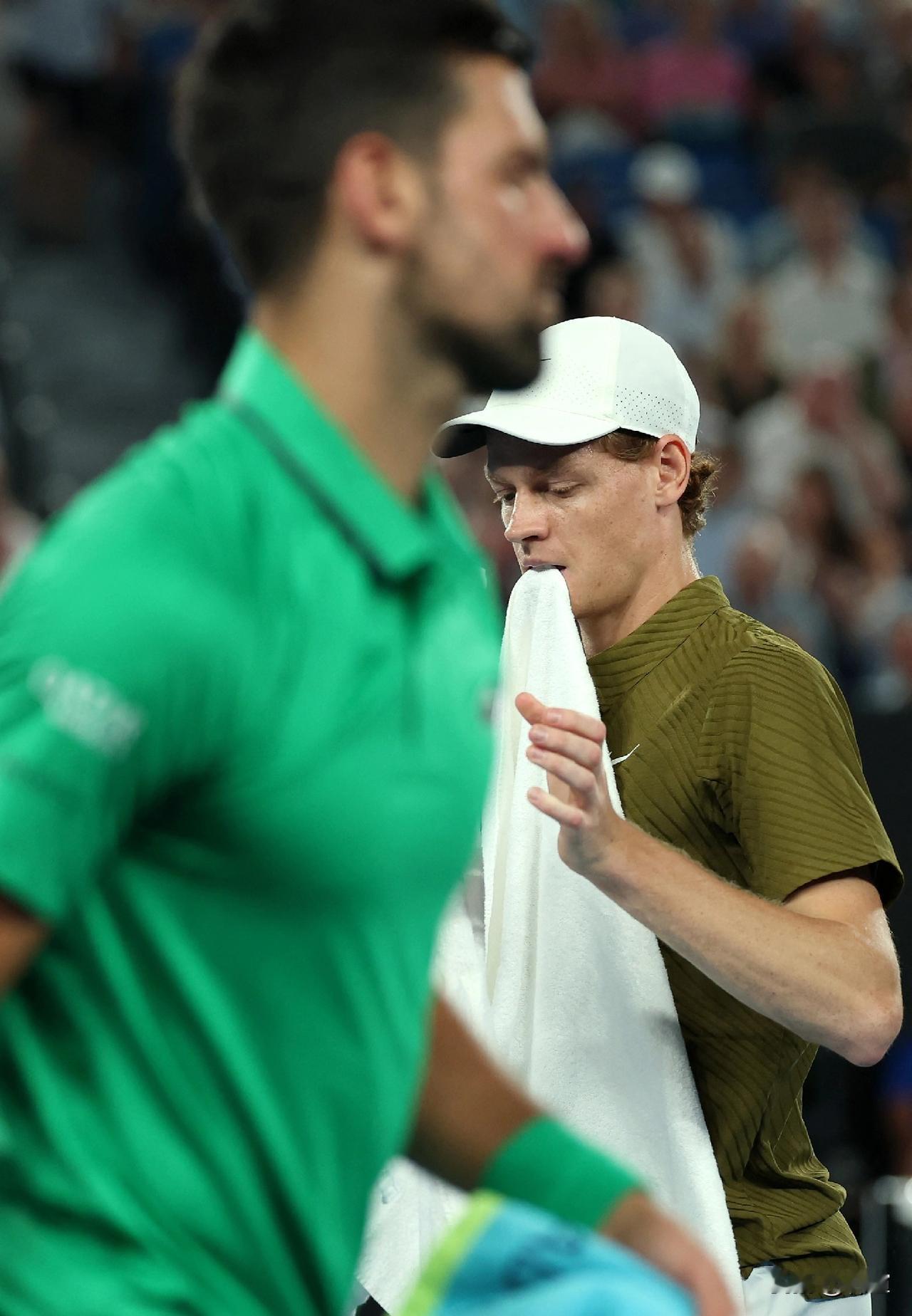 德约科维奇的胜利，折射男子网坛一大悲哀辛纳终于无缘大满贯男单决赛了！2-3惜