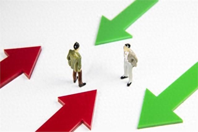 刚在上交所做完系统维护的程序员朋友，半夜发来消息：“白天的指数平稳全是演的，我们