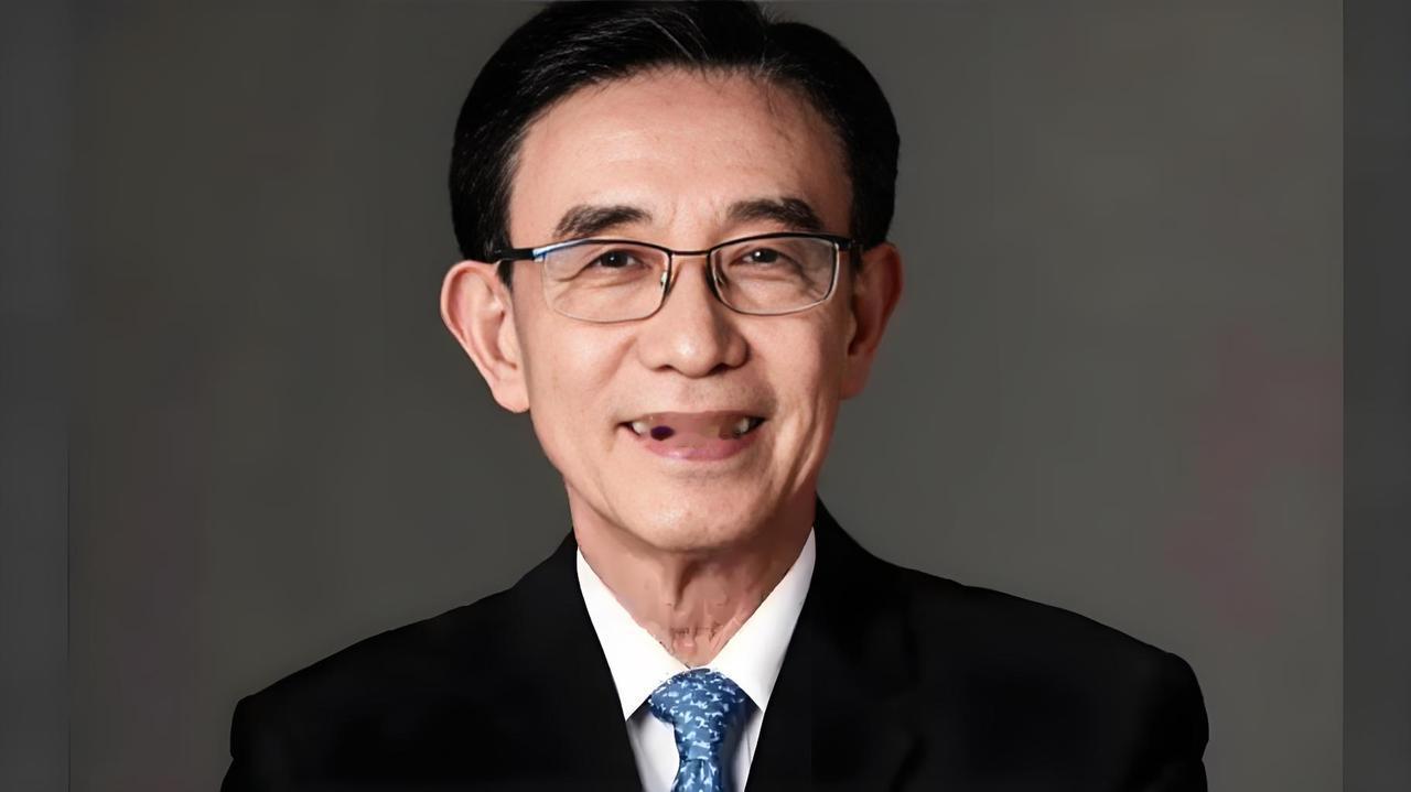 芯片人才争夺战！熊猫如何靠这位海归博士光刻机专家逆风翻盘？你知道吗？美国硅