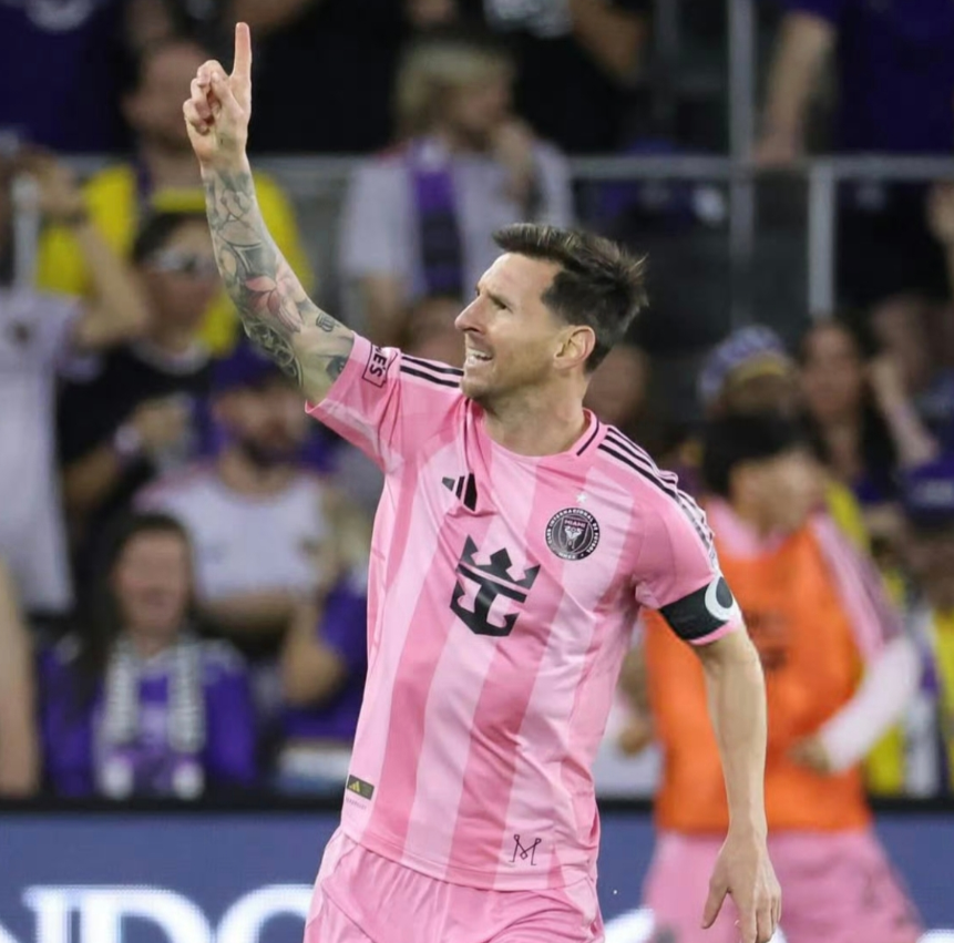 梅西今天独中两元！迈阿密国际半场0-2落后下半场实现大逆转，希尔维蒂，塞戈维亚