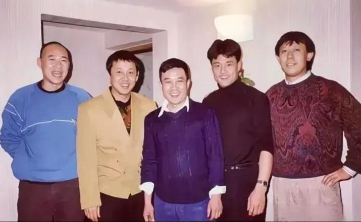 五位男演员年轻时的同框，我觉得长的最矮的李雪健是演技最好的一个，什么陈道明，姜文