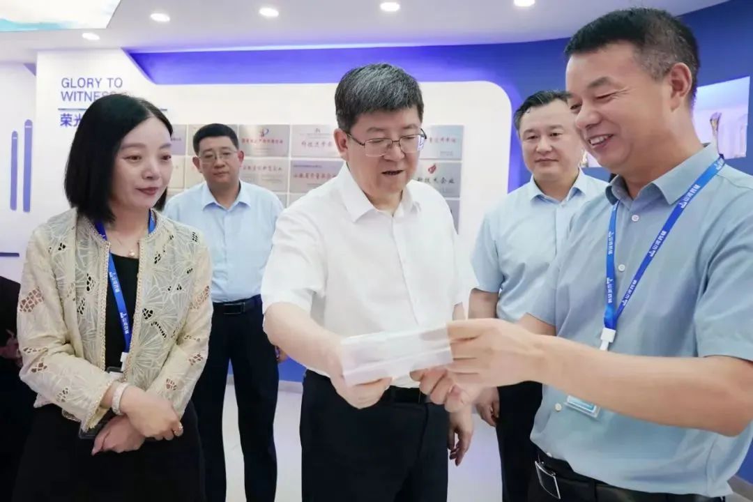 市委书记任泽锋来访山河药辅调研考察