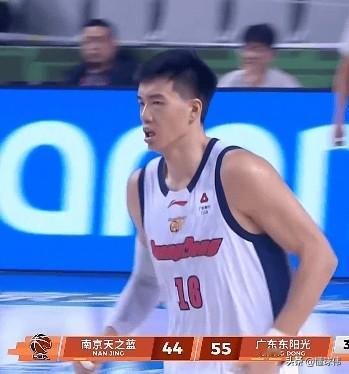 真不错！萨林杰谈焦泊乔：“我很高兴看到他有如此强硬的表现。”“他今晚在内