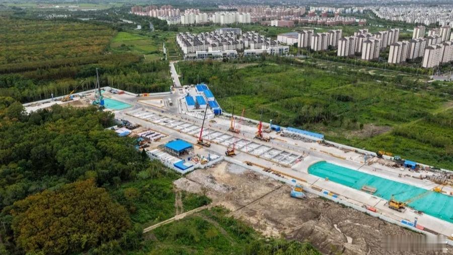 崇明老百姓有福啦！30分钟，从崇明东滩至浦东金桥。经换乘后，至人民广场约1小时。