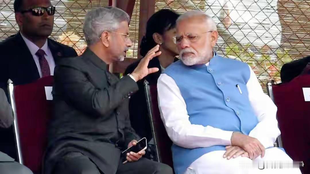 现在印度不光是民间人士在着急，他们的高层也是非常急切的他们非常担心自己失去外交