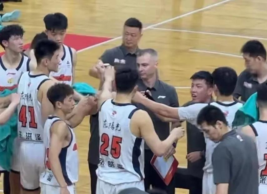过往轮换弊病显现！固化用人，曾困住广东年轻力量看过广东宏远前两个赛季比赛的