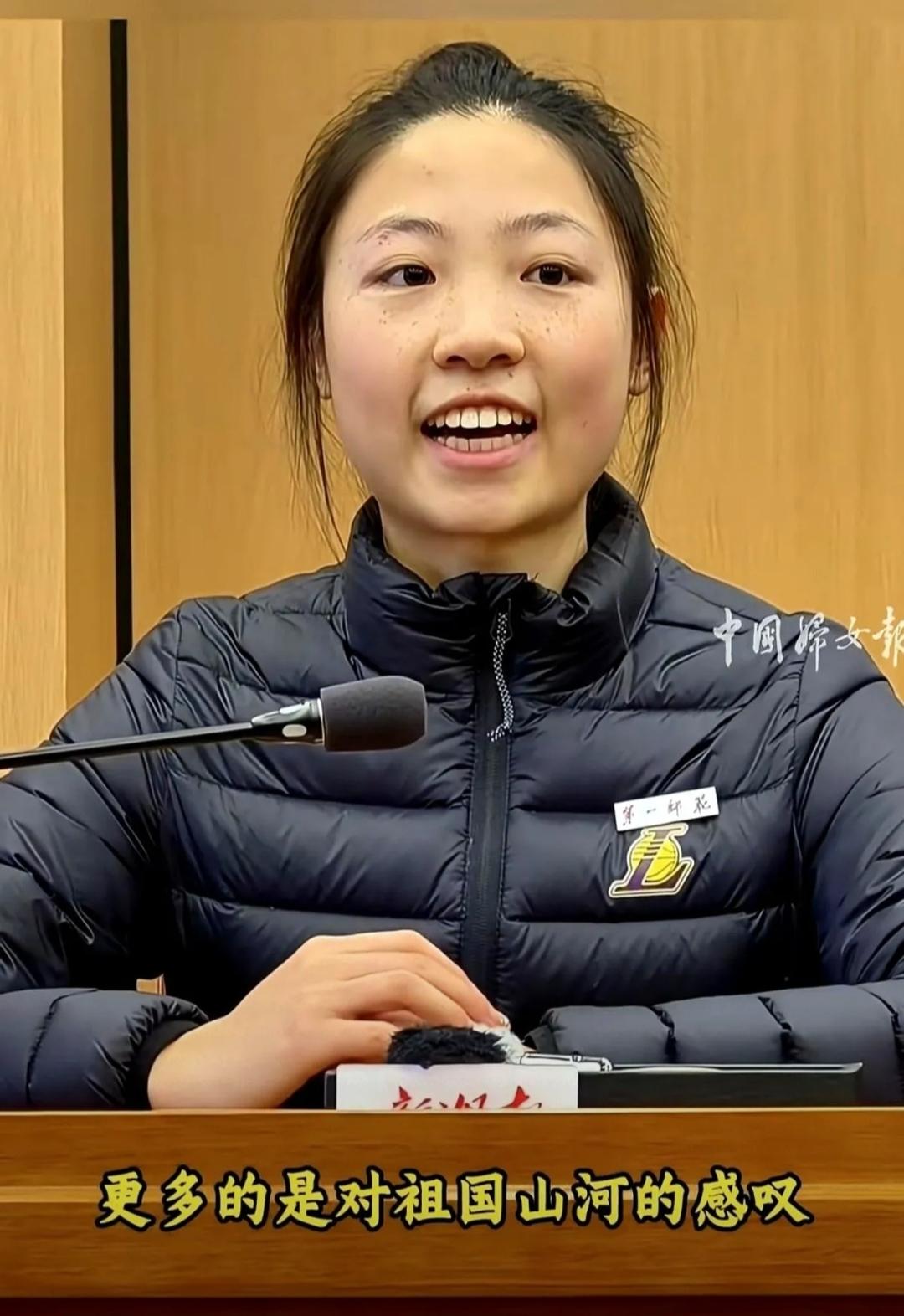 我敢说，这几天全网起鸡皮疙瘩最多的事儿，就是这个了。一个普普通通的大学生，站在