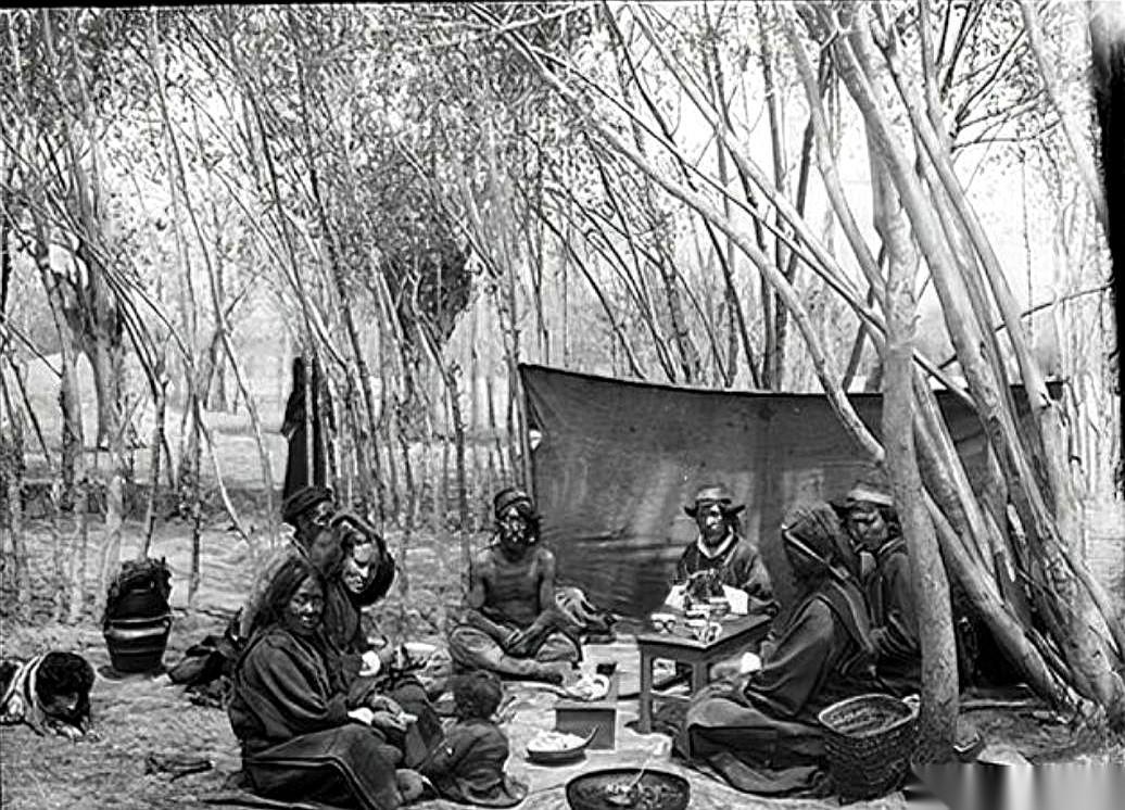 有时候真觉得，老百姓的脑子，比谁都清楚。上头为了让你吃饱饭，从内地辛辛苦苦引来