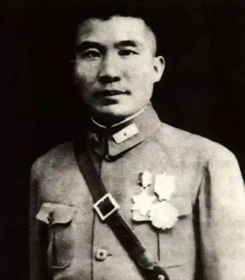 1948年济南城破前夜，王耀武送走妻女时反复叮嘱：千万别去台湾。随后被俘，在电台