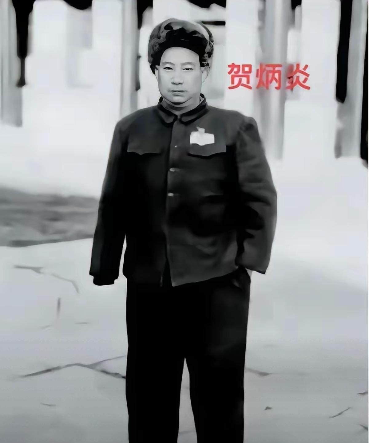 1937年雁门关伏击战中，贺炳炎目睹了一名八路军士兵被一个不满五尺的日本兵一刺刀