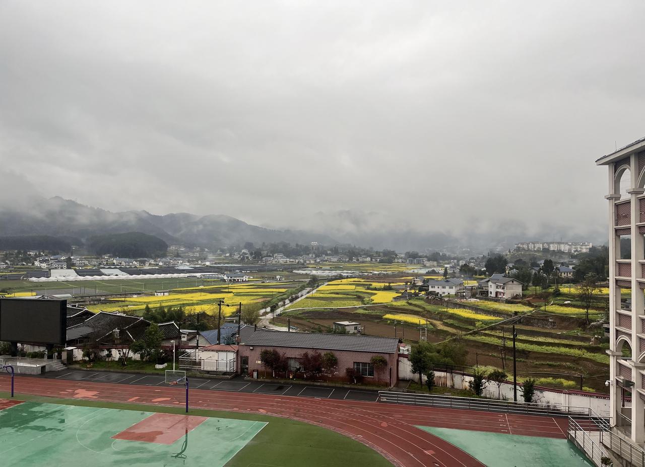 兄弟们，我的教书职业生涯在昨天差点就结束了…兄弟我在一个乡镇中学教初中（如图1