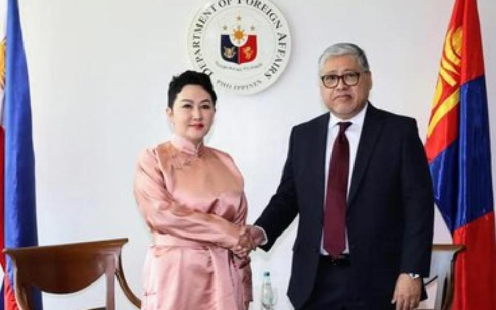 蒙古国外长刚在马尼拉高调支持南海“航行自由”，转身又到维也纳公然声援欧安组织，可