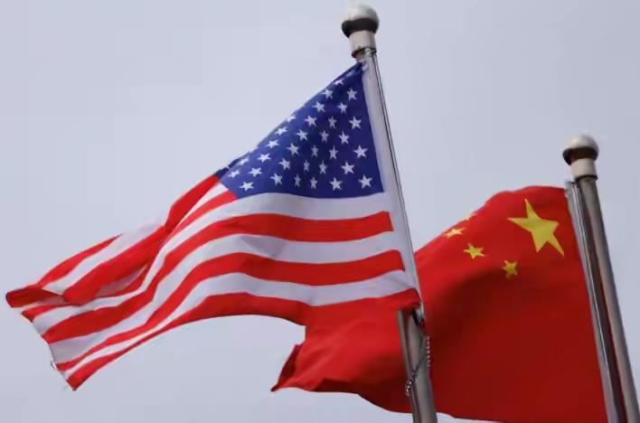 中美关税战半年后，特朗普自己都没想到，中方的反制会这么疼。数十亿美元订单归零的代