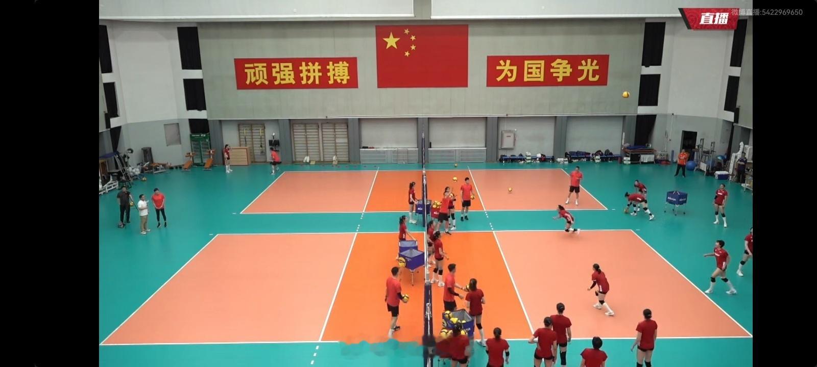 直播开始了，今年有多个机位，非常不错，杨老师更加从容游刃有余了，期待直接进入队内