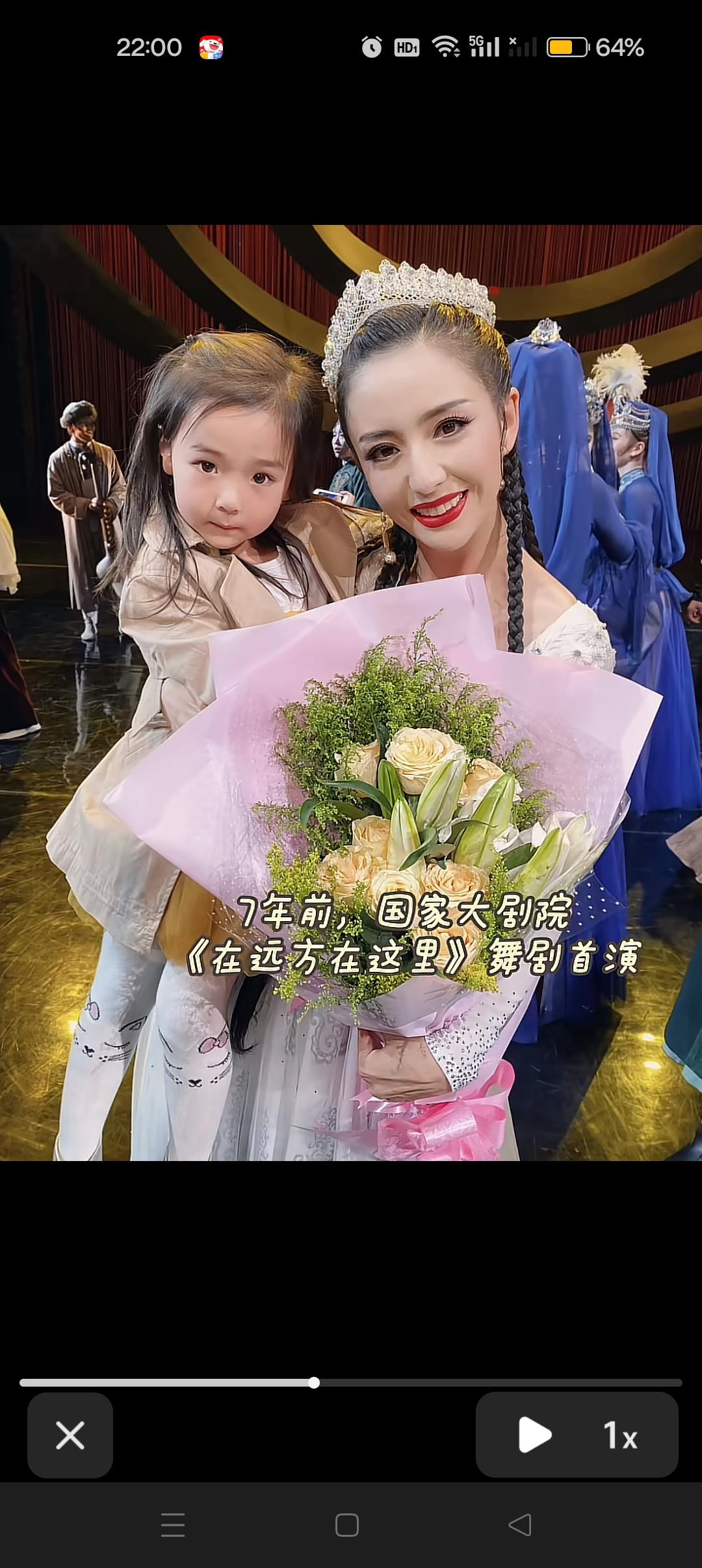 佟丽娅是真的喜欢小酒窝😍发自内心的，这种女性惺惺相惜的喜爱，眼中都是来时路的