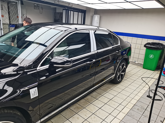 开迈腾的枫林2023年圆满收官结束，工作五年，奖励自己一台迈腾。贴了玻璃膜，