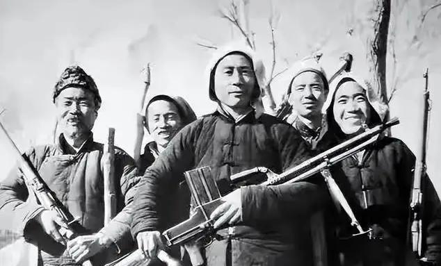 山东流传着这样一个故事：抗日战争时期，一位民兵队长的妻子被伪军抓进日军据点。队长