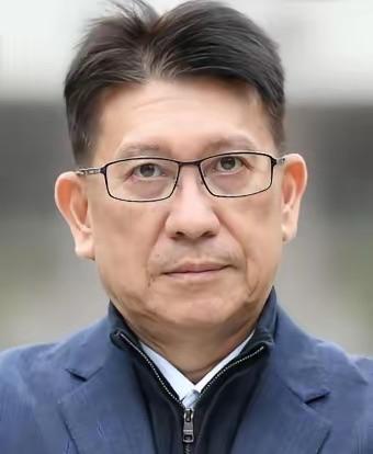 国民党新竹县“立委”林思铭今天上午在“立法院”开记者会宣布退出新竹县长初选林