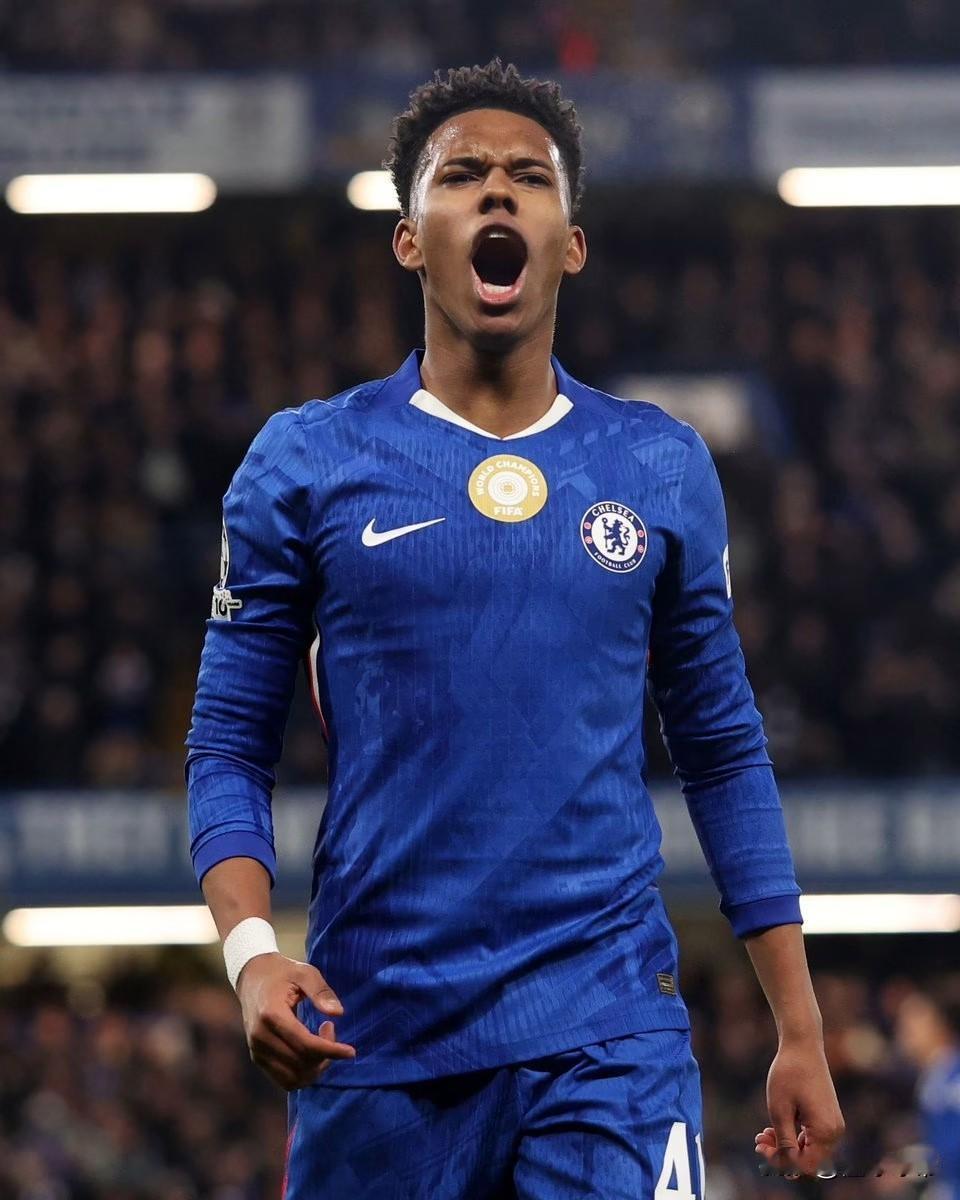 就你叫亚马尔呀，埃斯特旺正面对决打爆亚马尔!18岁的亚马尔遇上了18岁的埃斯