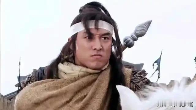 十八路反王征讨杨广的先锋官是谁？1、正印先锋官南阳侯爷伍云召，掌中一条丈八蛇