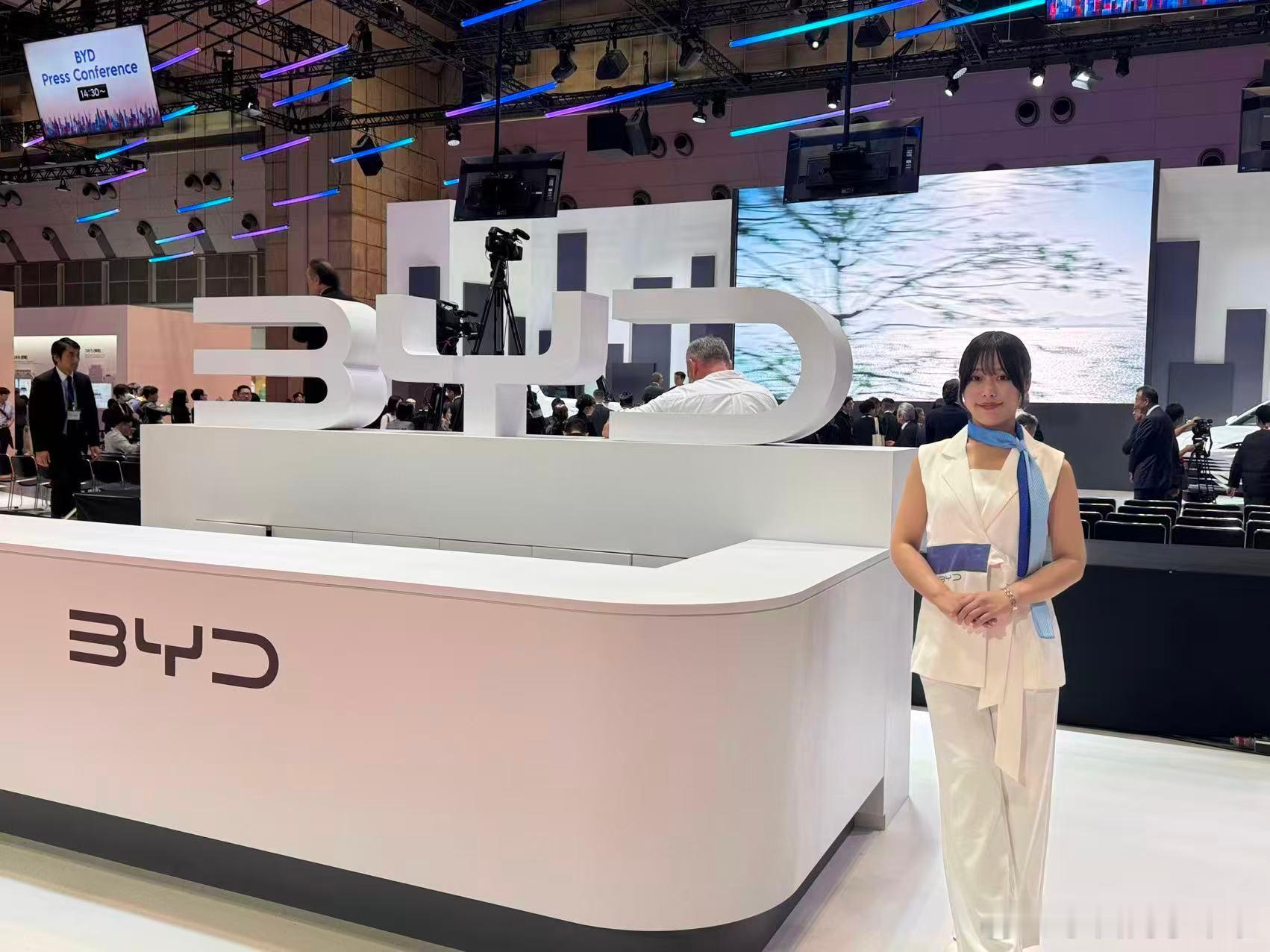 借着2025东京车展和大家分享下比亚迪在日本的布局和成绩。目前比亚迪在日本卖的